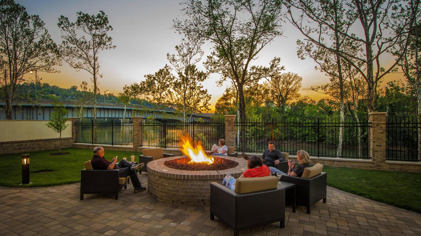 Courtyard by Marriott Charleston Downtown/Civic Center